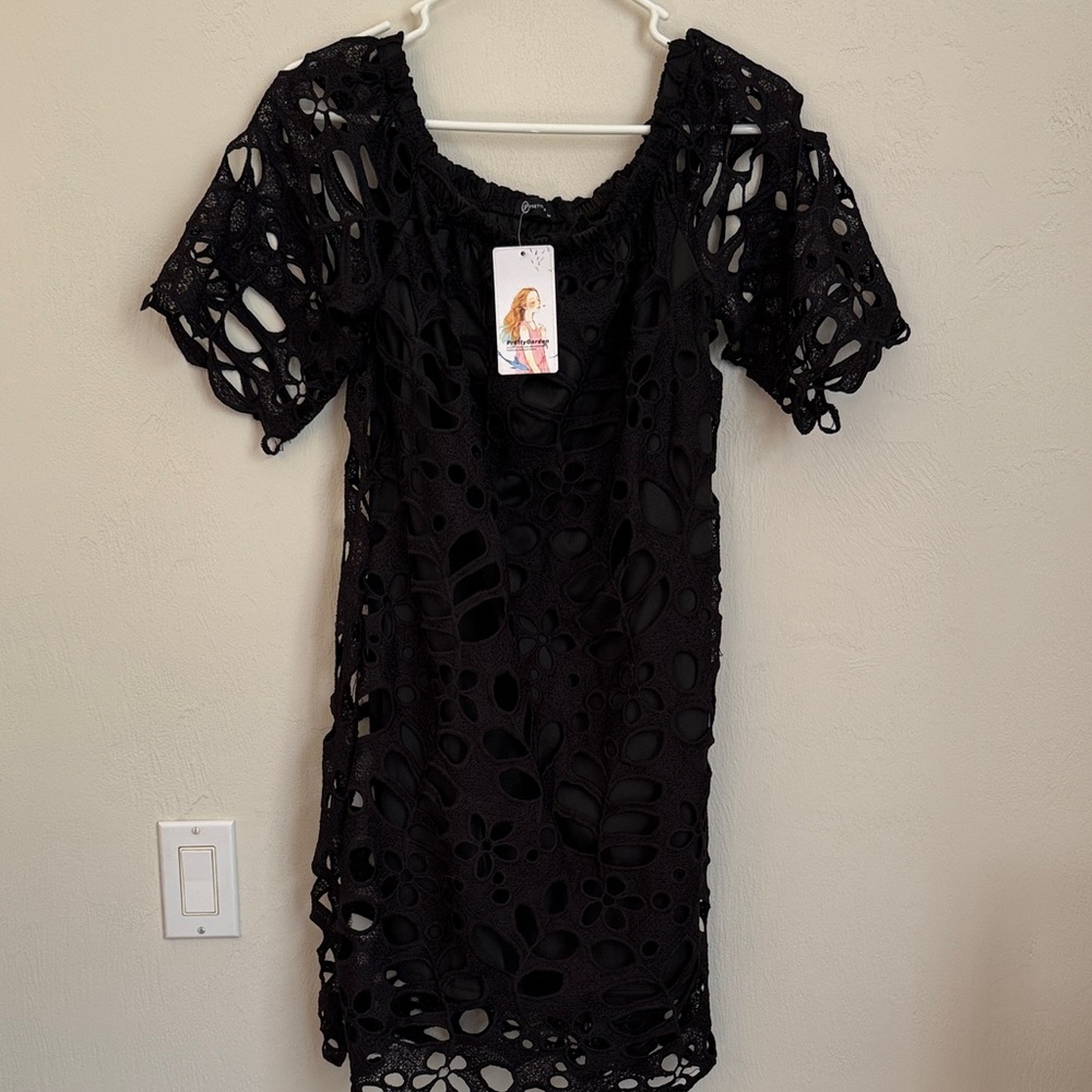 Black Lace Crochet Dress NWT Size M Elegant Evening Style